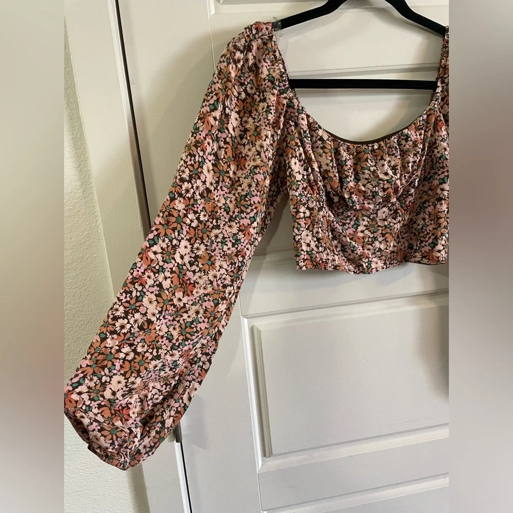 Wild Fable Long Sleeve Bohemian Floral Crop Top Womens Peach/Brown Size XS